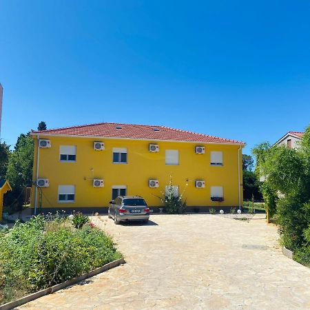 Spacious Apartment Close To The Sea In Kastel Luksic Kaštela Esterno foto