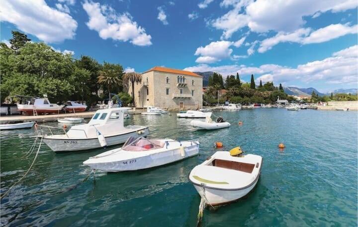 Spacious Apartment Close To The Sea In Kastel Luksic Kaštela Esterno foto