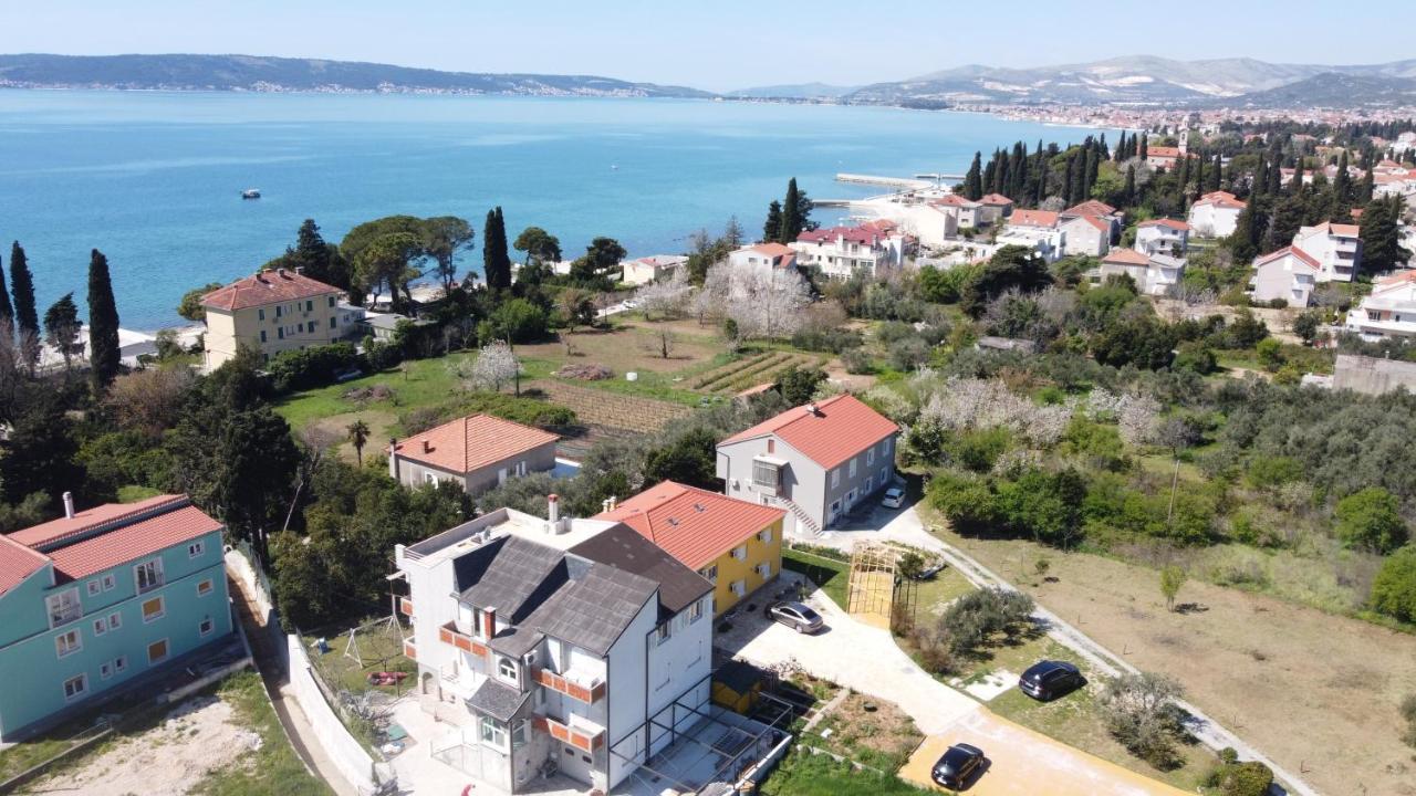 Spacious Apartment Close To The Sea In Kastel Luksic Kaštela Esterno foto