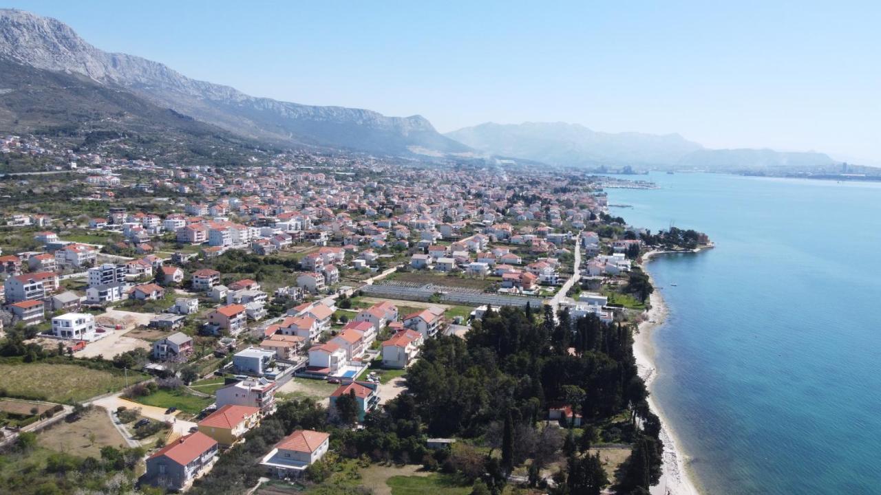 Spacious Apartment Close To The Sea In Kastel Luksic Kaštela Esterno foto