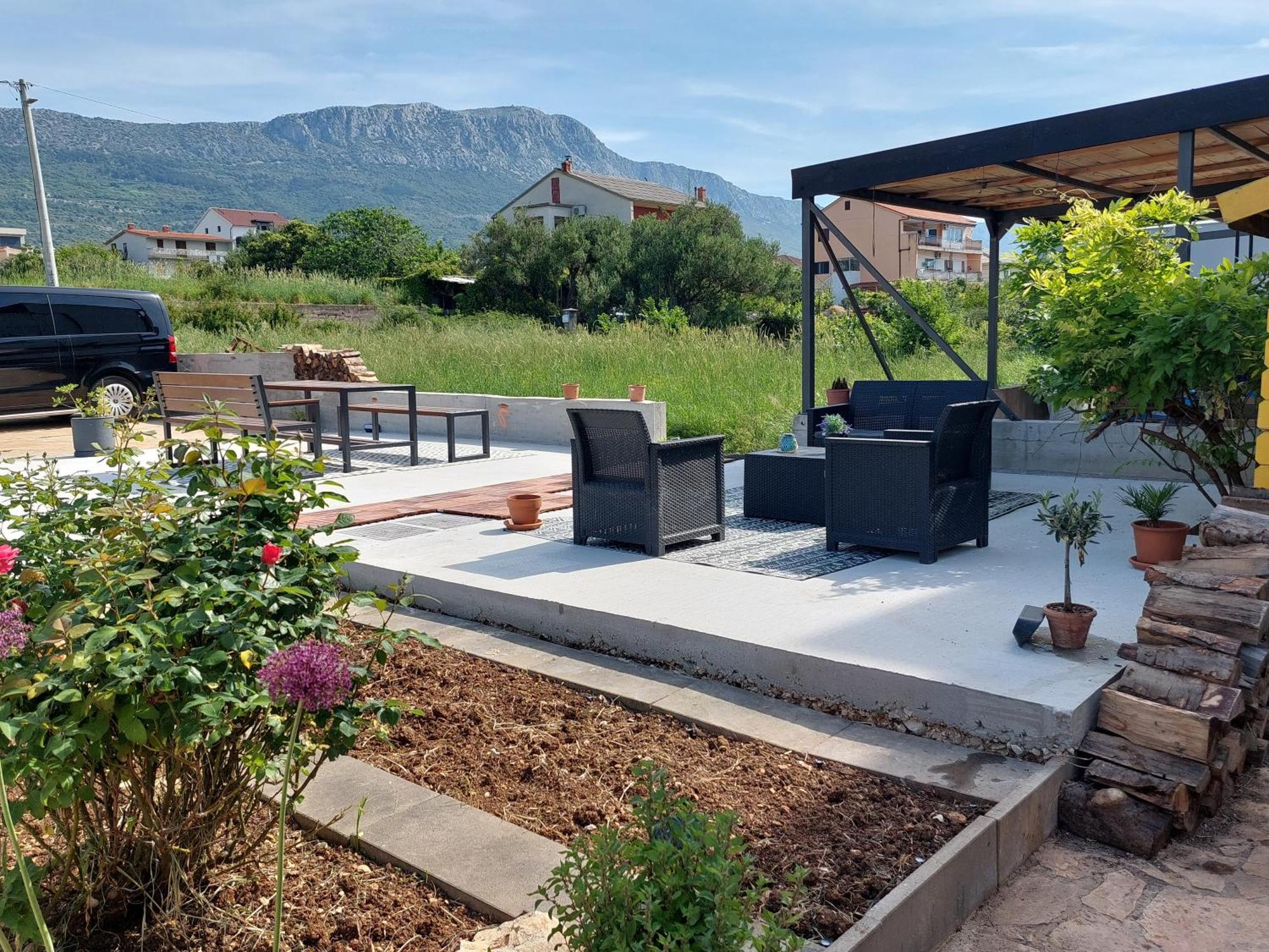 Spacious Apartment Close To The Sea In Kastel Luksic Kaštela Esterno foto